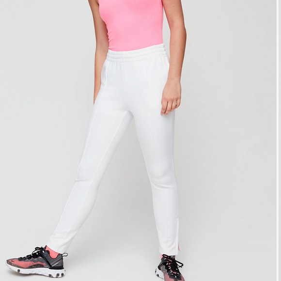 NWT Aritzia TNA Becca Joggers - Picture 6 of 9